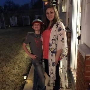 Meet your Posher, Lacey